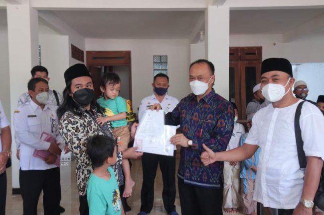Dengan Pendekatan Yang Santun, Dirjen Dukcapil Berhasil Selesaikan Akta Lahir Anak Dengan Nama Terpanjang Di Tuban