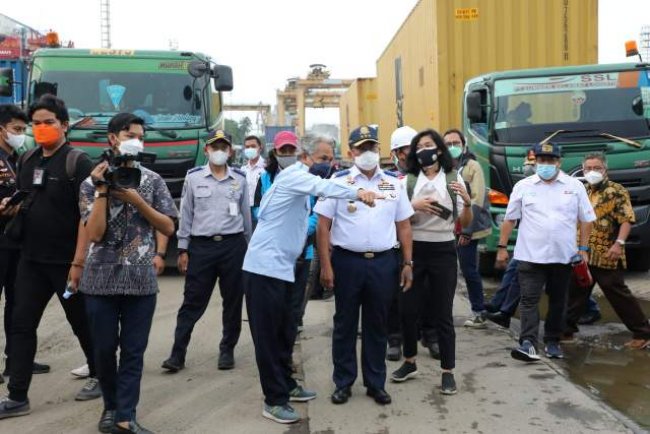 Dirjen Hubdat Lakukan Ramp Check Pemasangan APC Angkutan Barang Di Tanjung Priok
