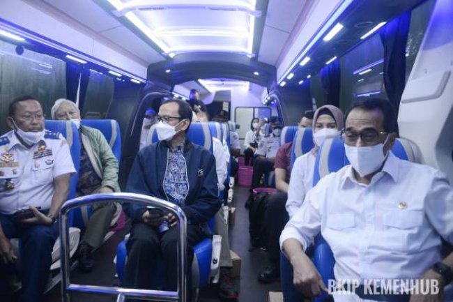 Menhub Tantang Undip Buat Bus Listrik Anti-Covid-19