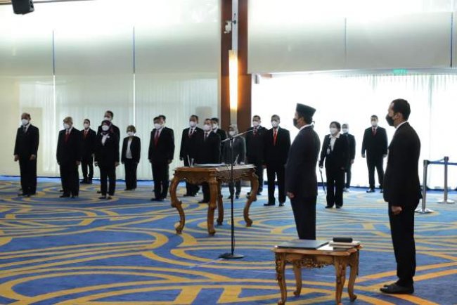 Menteri Trenggono Lantik 9 Pejabat Baru Tingkatkan Kinerja KKP