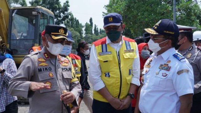 Arus Lalin Terhambat, Dirjen Hubdat Tinjau Progres Perbaikan Jembatan Ngaglik I Lamongan Yang Ambles