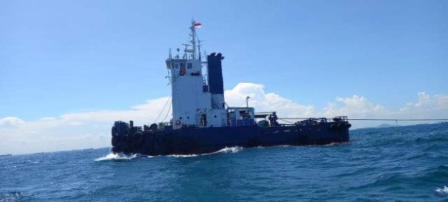 Patroli KPLP Evakuasi 2 Kapal yang Alami Kerusakan Mesin di Perairan Batam