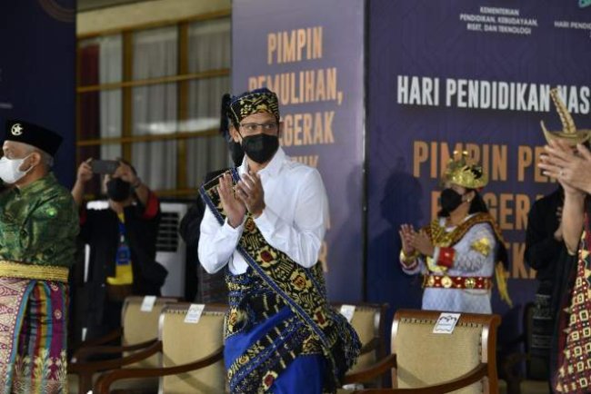 Khazanah Budaya Indonesia Membahana dalam Peringatan Hardiknas