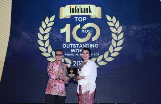 Evi Afiatin Raih The Most Outstanding Women 2022 