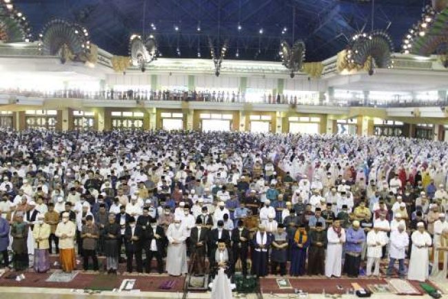 Ribuan Kaum Muslimin Ikuti Shalat Idul Adha 1443 di Masjid Raya JIC