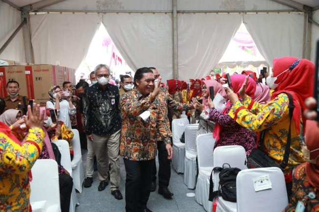 Peringati Harganas ke-29, Pj Gubernur Banten: Keluarga Berperan Penting Dalam Mencegah Stunting