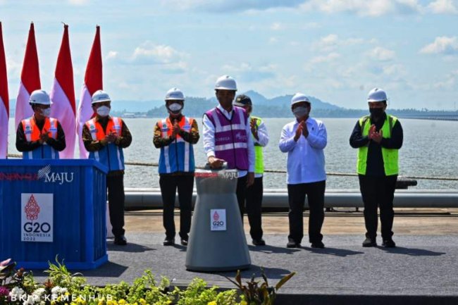 Presiden Joko Widodo Resmikan Terminal Kijing Pelabuhan Pontianak