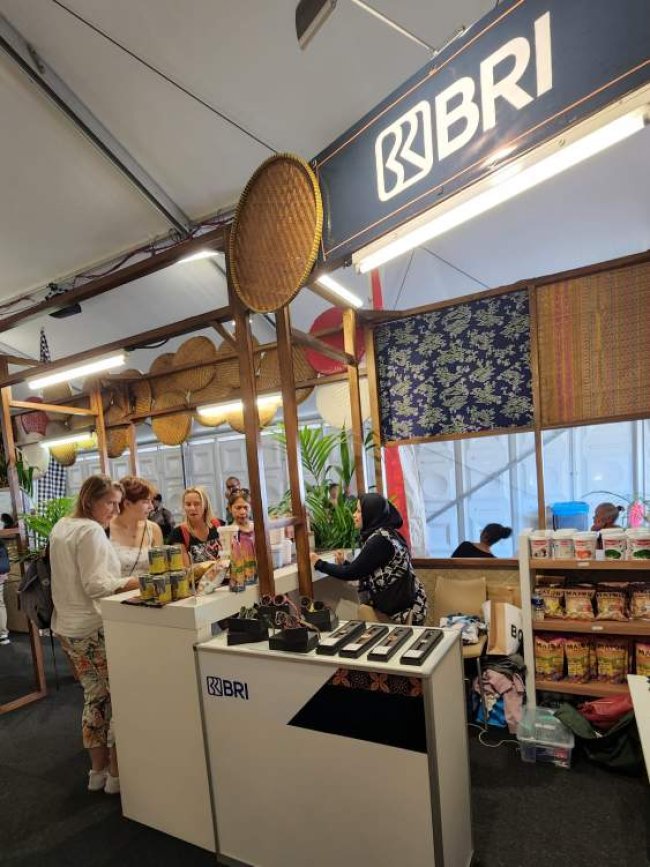 Lambungkan Image Teh Indonesia di Mata Dunia, BRI Dukung UMKM Sila Tea di Pasar Tong Tong Belanda