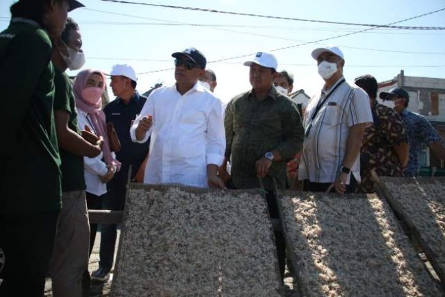 Kunjungan Kerja Menteri Koperasi dan UKM ke Desa Nelayan Nambangan Perak Surabaya