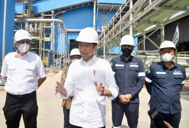 Tinjau Smelter Baru PT Timah, Presiden: Bukti Keseriusan Kita dalam Hilirisasi