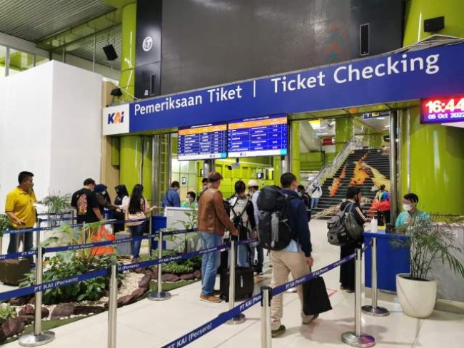 Pemesanan Tiket KA Libur Nataru dari Stasiun Gambir dan Pasarsenen Terus Meningkat, Penumpang Dihimbau Perhatikan Persyaratan
