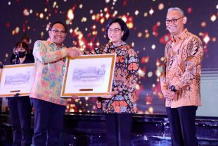 Setjen DPD RI Raih Penghargaan Reksa Bandha 2022