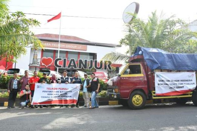 Salurkan Bantuan Korban Gempa Cianjur, Telkom Siapkan Dua Posko Pengungsian dan Penampungan Sementara 
