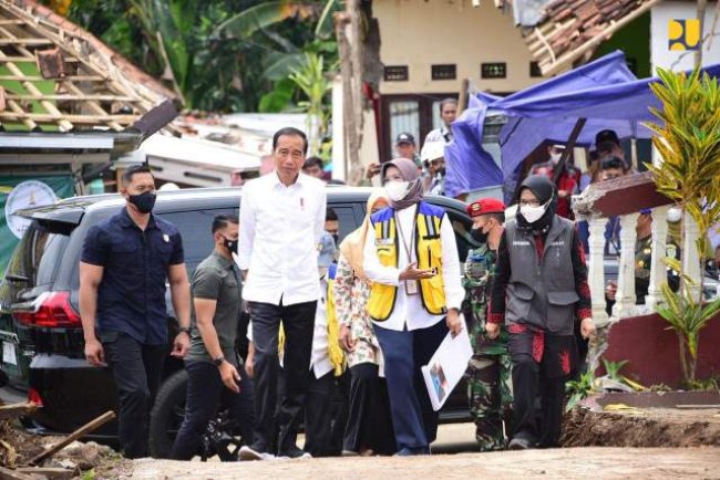 Tinjau Rehabilitasi Gempa Cianjur, Presiden Jokowi Instruksikan Perbaikan SDN Sukamaju 1 Selesai 3 Bulan