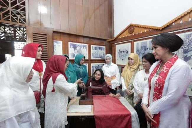 Menteri PPPA : Fatmawati Soekarno Merajut Nusantara Melalui Sang Saka Merah Putih