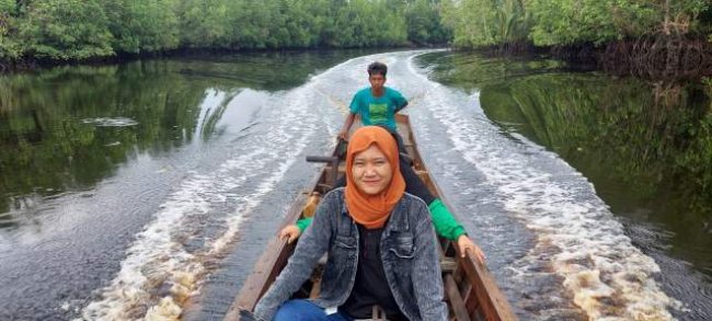 Mengenal Resti, Mantri BRI Tangguh Yang Melayani Masyarakat Sungai Guntung