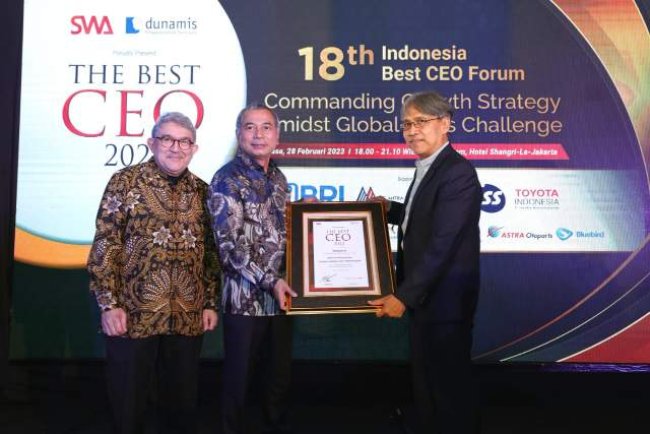 Leadership Kuat Bawa Dirut BRI Sunarso Menjadi Indonesia Best CEO 2022