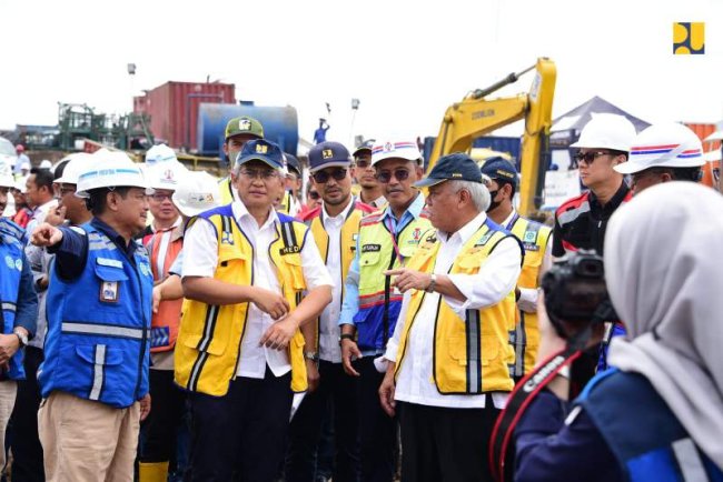 Dukung Kesiapan Mudik Lebaran, Menteri Basuki Tinjau Jalan Tol Fungsional Cisumdawu dan Japek II Selatan