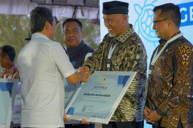 Menteri Trenggono Apresiasi Nelayan Peduli Sampah Plastik di Hari Pahlawan