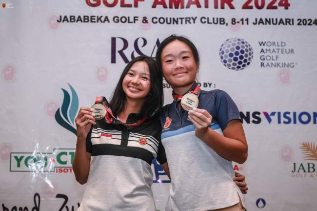 Dari Hobi Berbuah Prestasi: Mahasiswi UPER Raih Kejuaran Golf Nasional!