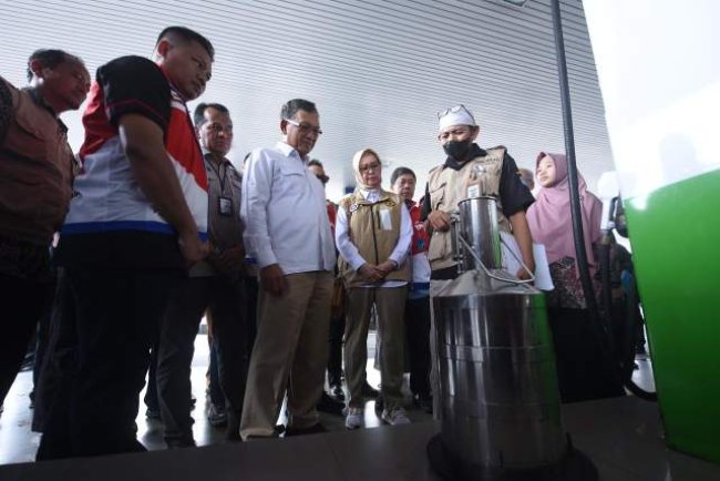 Menteri ESDM Tinjau Kesiapan Pertamina Surabaya Sambut Libur Idulfitri