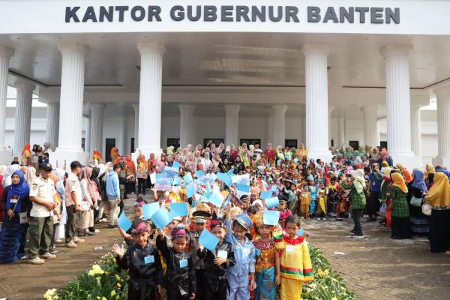 Tanamkan Semangat Kartini, Bunda PAUD Provinsi Banten Tine Al Muktabar Gelar Karnaval Budaya Anak Usia Dini