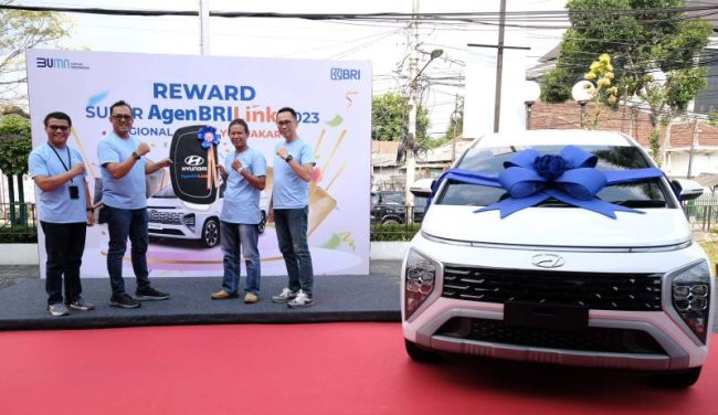 BRI Bagikan Mobil untuk AgenBRILink Berprestasi di Yogyakarta