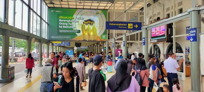 Hari ini Puncak Arus Balik Pasca Idul Adha 1445 H,  38 Ribu Lebih Penumpang Kereta Api Tiba di Jakarta