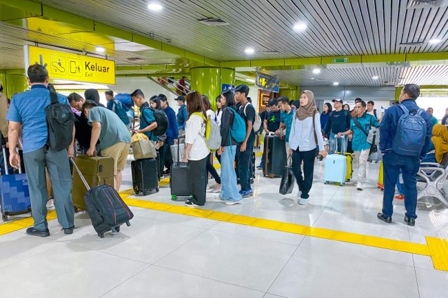 Penumpang KA Meningkat, KAI Daop 1 Jakarta Siapkan 8 KA Tambahan Selama Masa Liburan Sekolah