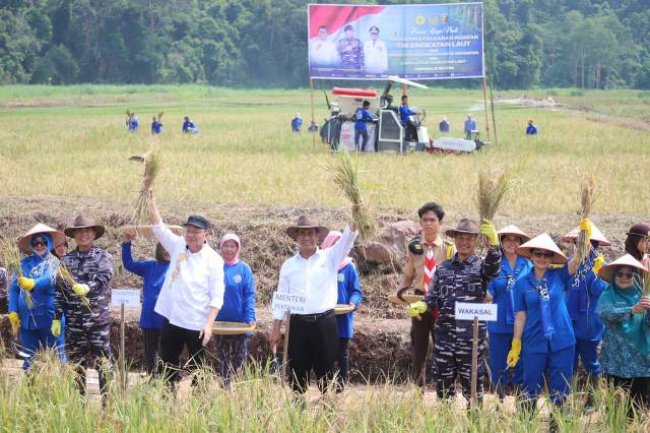 Gebyar Panen Raya, Mentan Amran dan TNI AL Sinergi Akselerasi Ketahanan Pangan
