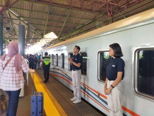 Menikmati Keindahan Alam dalam Perjalanan dengan KA Parahyangan, Berikut Jadwal dan Harga Tiketnya