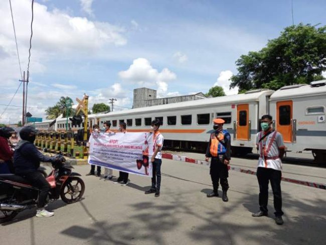 Jarak Antar Perjalanan KA Semakin Singkat, KAI Ingatkan Keselamatan di Perlintasan Sebidang 