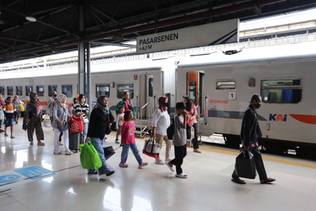 KAI Daop 1 Jakarta Akan Buka Pemesanan Tiket 13 KA Tambahan Lebaran 1446 H, Ini Jadwalnya