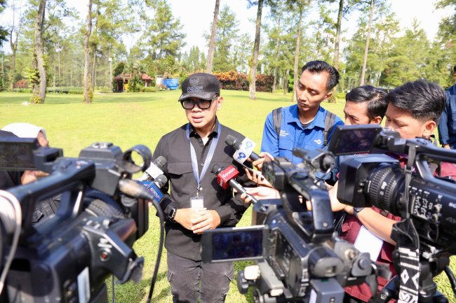 Mengawali Hari Ketiga Retret Pembekalan, Kepala Daerah Khidmat Jalani Ibadah