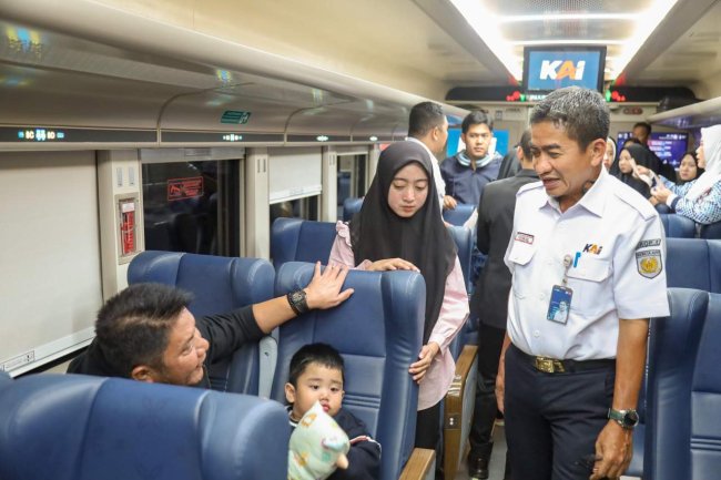 KAI Daop 1 Siapkan 1.826 Perjalanan KA Angkutan Lebaran, Termasuk 15 KA Tambahan