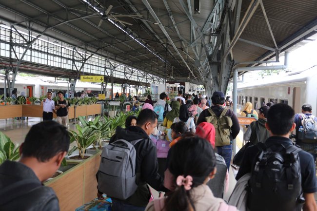 Antusiasme Tinggi, Tiket KA Lebaran pada Tanggal dan Rute Tertentu Habis Dipesan