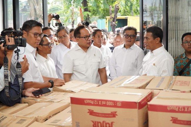 Mentan Amran Pimpin Operasi Pasar Pangan Murah Besar-Besaran, Libatkan 4.500 Gerai Kantor Pos Seluruh Indonesia