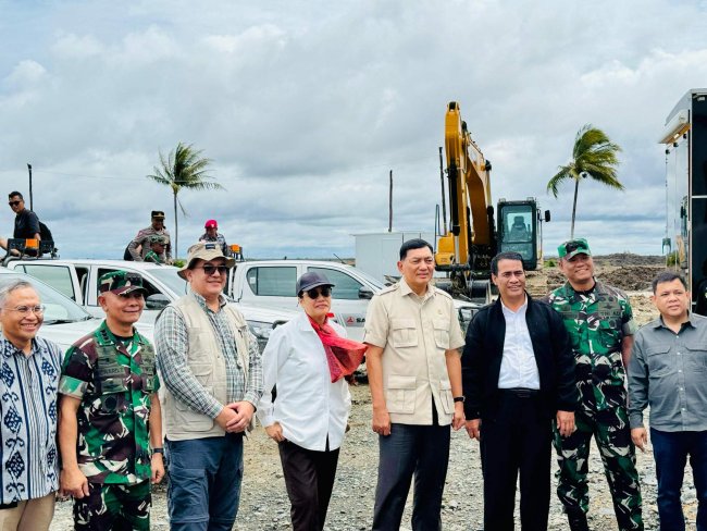 Mentan Amran dan Menkeu Sri Mulyani Tinjau Progres Cetak Sawah di Wanam