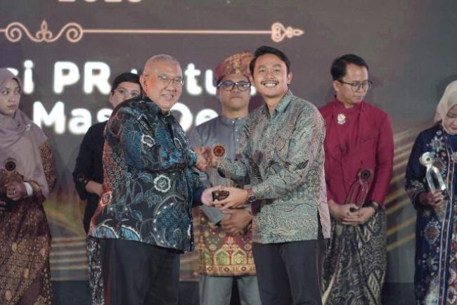 Ciptakan Komunikasi Publik Transparan dan Informatif, Waskita Karya Kembali Raih Penghargaan PRIA 2025