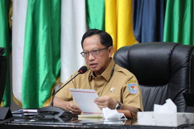 Pastikan Cadangan Pangan Terpenuhi, Mendagri Imbau Perum Bulog Serap Hasil Panen Petani