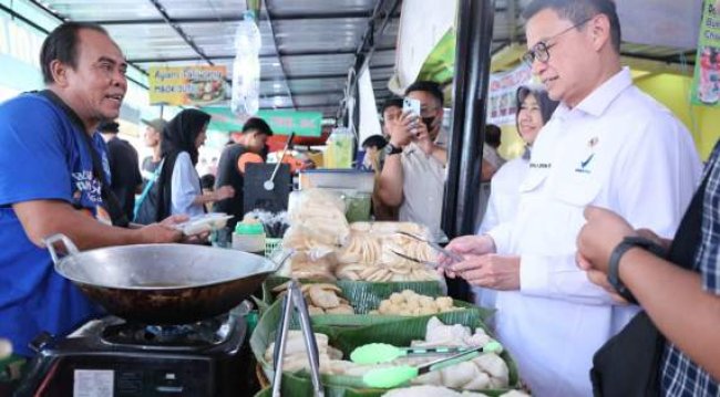 Sidak Pedagang Takjil di Bendungan Hilir, Kepala BPOM Pastikan Produk Aman