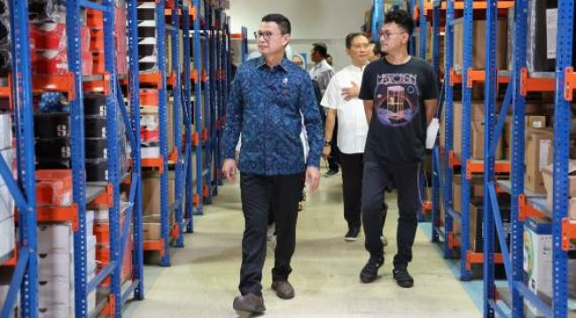Tinjau Gudang E-commerce , Kepala BPOM Pastikan Keamanan dan Mutu Pangan