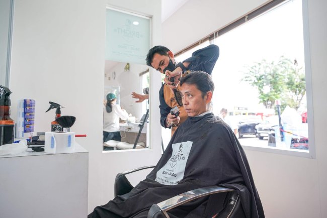 Barbershop Gratis Serambi MyPertamina ”Tampil Makin Menawan Sebelum Pulang ke Kampung Halaman”