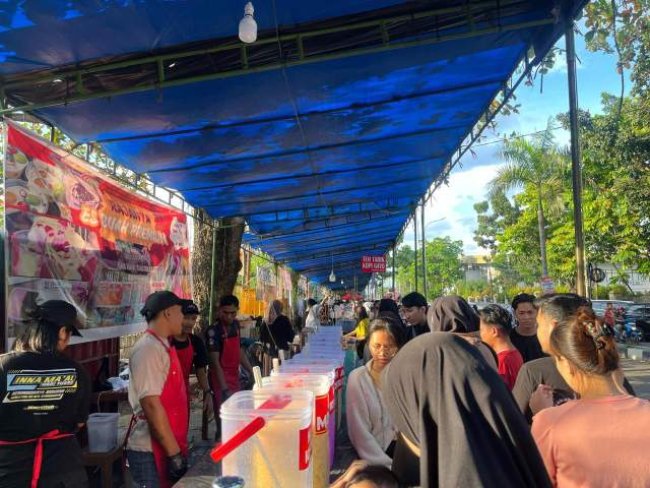 Hutama Karya Rekomendasikan Masyarakat Berburu Takjil di Sekitar Jalan Tol Trans Sumatera