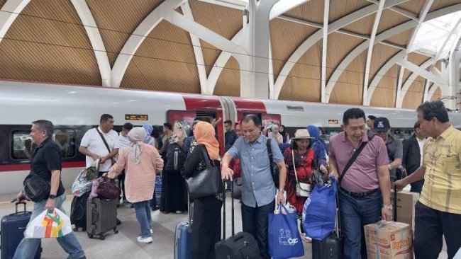 Libur Lebaran Hemat! Naik Whoosh Jakarta-Bandung Hanya Rp200.000 dan Nikmati Diskon hingga 20%