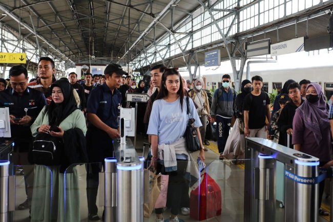 Libur Panjang  Peringatan Jumat Agung, KAI Catat Lonjakan Penumpang Hingga 36 Ribu lebih