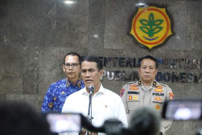 Kesejahteraan Meningkat, Mentan Amran: Petani Bahagia, Harga Kelapa Naik