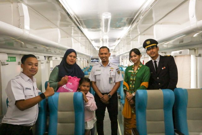 KAI Daop 1 Jakarta Peringati Hari Kartini 2025: Apresiasi Peran Perempuan melalui Upgrade Kelas Khusus