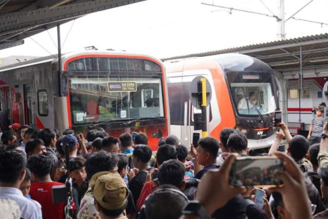 100 Tahun KRL: KAI Group Perkokoh Peran Sentral dalam Transportasi Nasional yang Terintegrasi dan Berkelanjutan