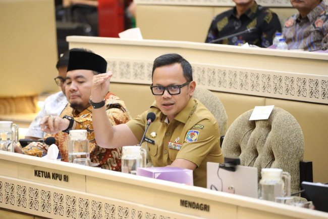 Dorong Evaluasi Total PSU, Wamendagri Bima Arya Tegaskan Pentingnya Komitmen Politik Bersih Dorong Evaluasi Total PSU, Wamendagri Bima Arya Tegaskan Pentingnya Komitmen Politik Bersih